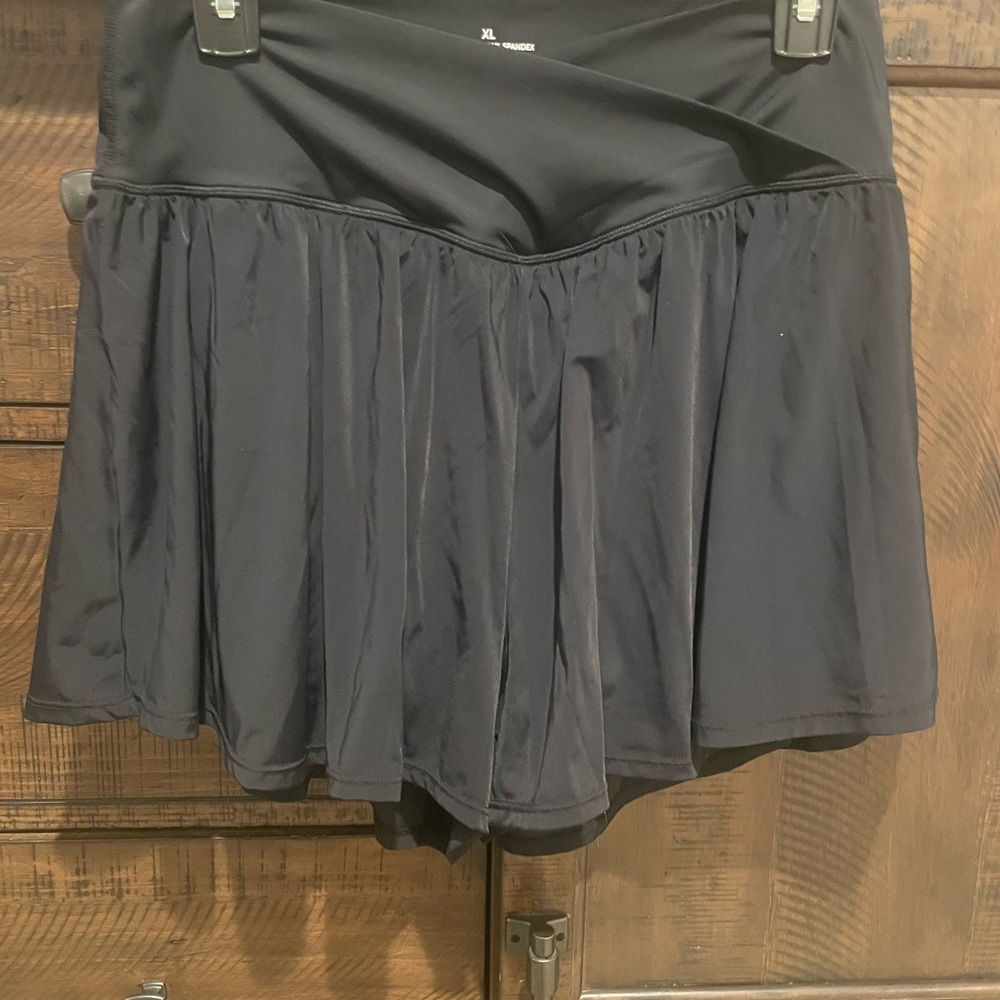 Amazon Essentials Black Flowy Skort